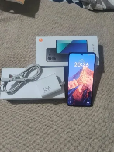Celular usado redmi note 13 