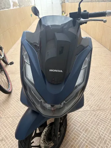 PCX DLX 2024