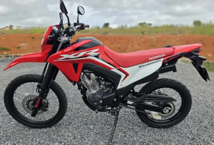 XR 300 Tornado (igual nova) 