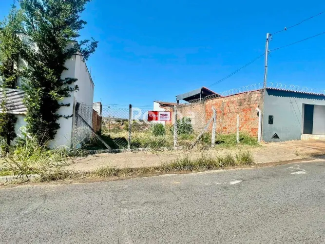 Terreno 250m² à venda no Bairro Cidade Jardim (Sul) Próx. E.M. Cidade da Música