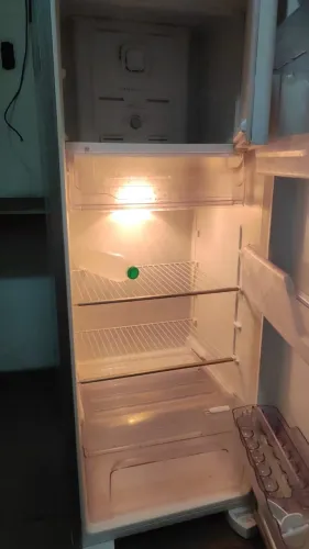 Geladeira semi-nova