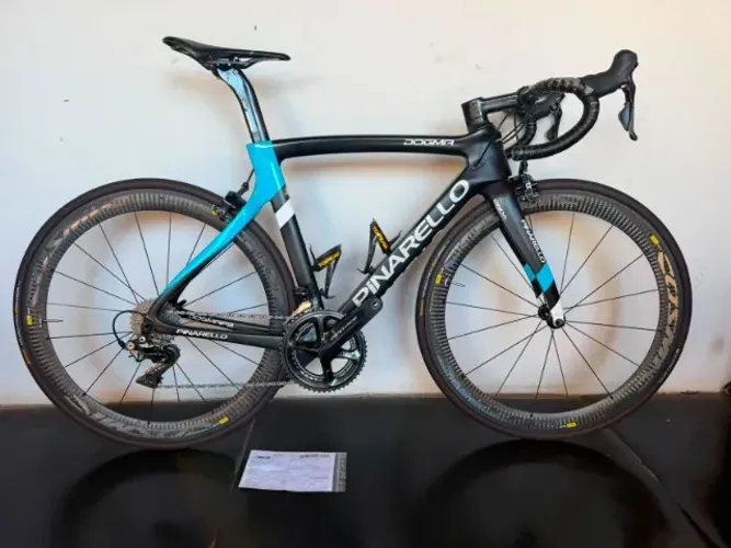 Pinarello Dogma F8 Team SKY - Tamanho 51 | Dura-Ace 11v | Mavic Cosmic SLE