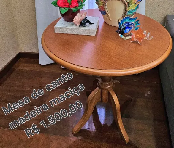 Mesa de canto de madeira maciça
