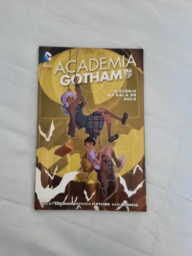 Academia Gotham - Misterio na Sala de Aula (Volume 1)