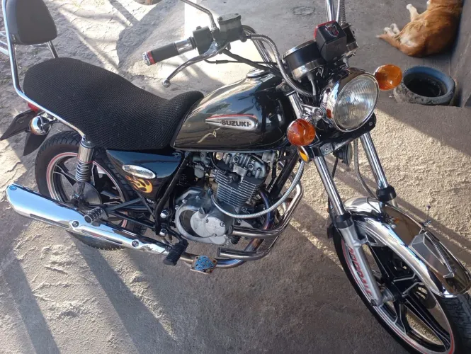 MOTO SUZUKI 2008