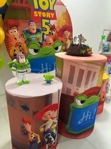 Vendo capa de aniversário toy store 5