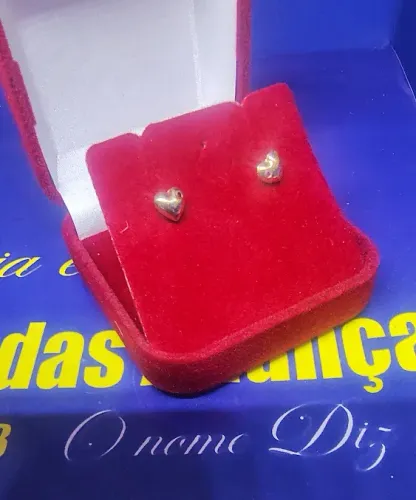 Brincos Coração Pedra Rubi Ouro 18 Kilates Peso 0.41 Gramas 6 mm