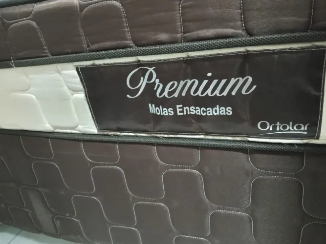 Cama de casal com molas ensacadas