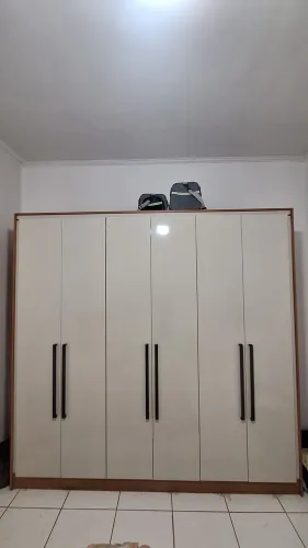 Guarda-Roupa Casal 6 Portas 6 Gavetas 2,40m - Excelente Estado