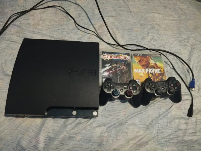 PlayStation 3 Desbloqueado Semi novo.