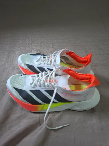 tênis Adidas ADZERO sem novo