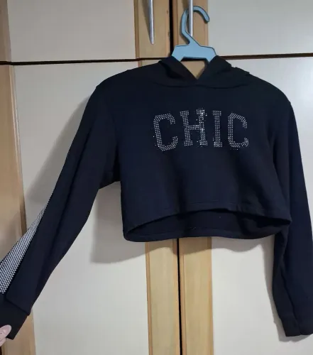 Casaco cropped com capuz, tamanho 12, da MC Fashion 