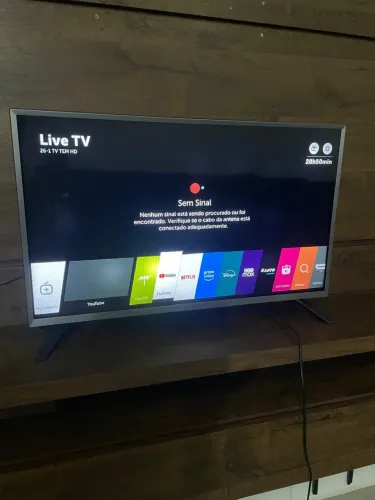 Vendo TV Smart Magnavox em excelente estado de conservação.