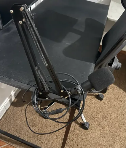 Microfone de Mesa com Braço Articulado BM65