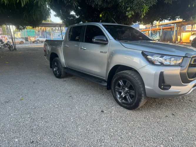 Toyota Hilux CD SR 4X4 2.8 TDI Diesel Aut. 2024