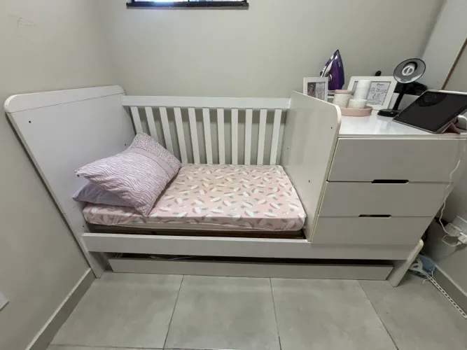 Berço e cômoda 
