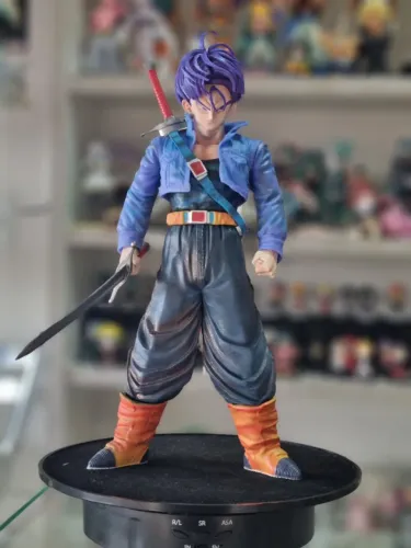 ACTION FIGURE - TRUNKS