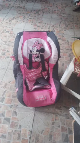 Cadeirinha de carro da Minnie semi nova