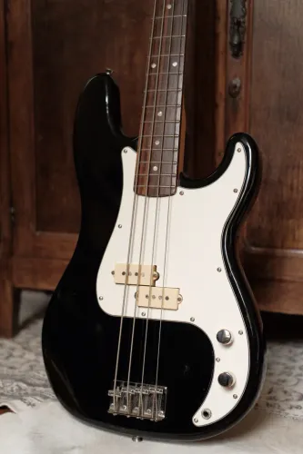 Baixo Squier Precision Bass Affinity Series 2011