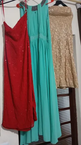 Vestidos de festas em bom estado