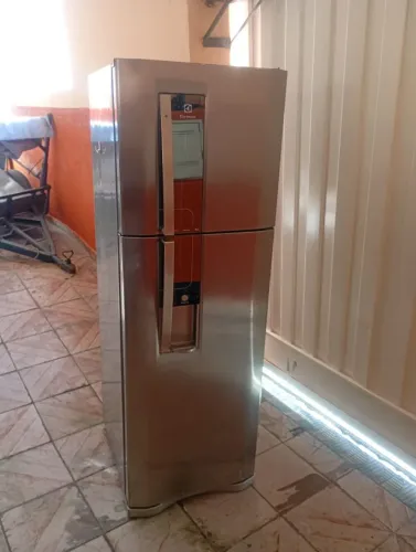Geladeira 220v Frost Free Eletrolux inox revisada funcionando perfeitamente entrego