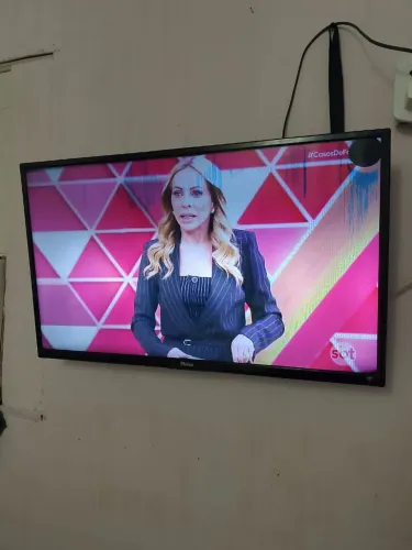 VENDO TV 32" PHILCO(NÃO É SMARTH TV)