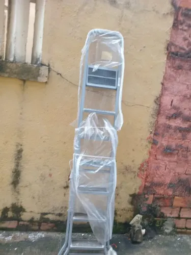 Escada de ferro nova