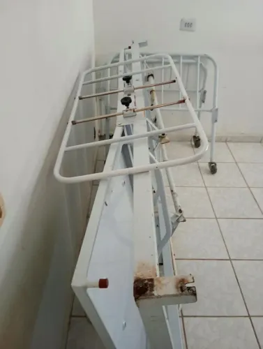 Vendo troco por cadeira de transferência,Cama hospitalar usada preço para vender logo.