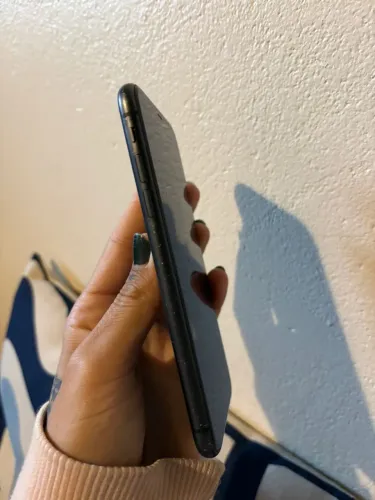 iPhone 11 - 64g