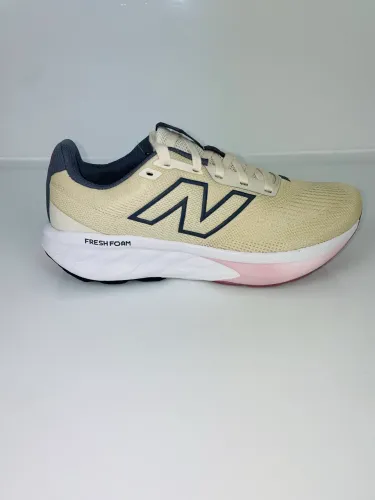 Tênis New Balance 520 V9