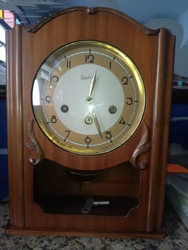 Relógio carrilhão de mesa da marca Reguladora