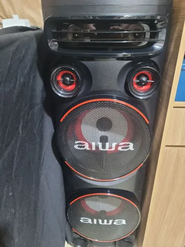 Caixa torre aiwa estado de novo