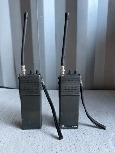 Rádio transmissor antigo CTE 1600 (par)