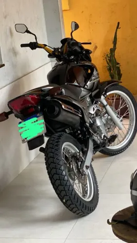 Vendo moto// Falcon 400
