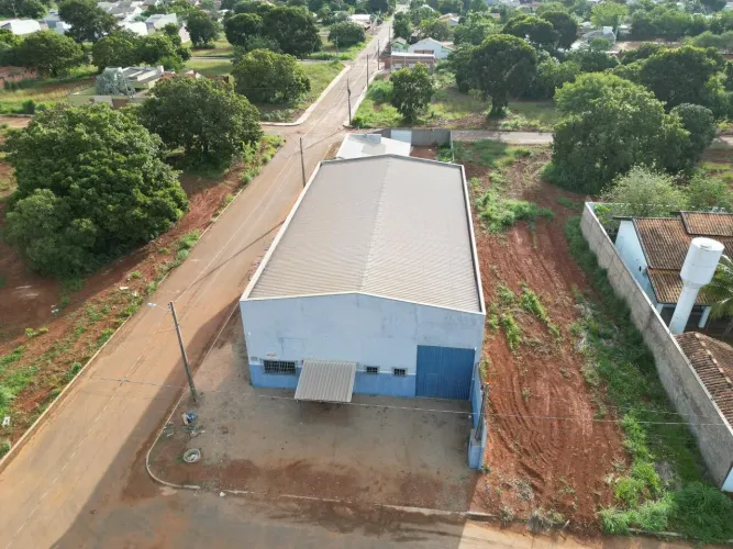 Galpão alugado comercial na entrada de Porto Nacional-TO.