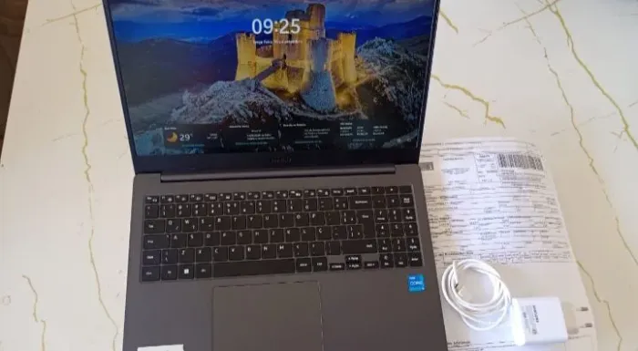 Vendo este notebook novo com nota fiscal motivo viagem 