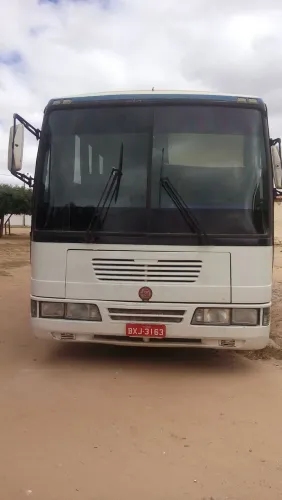 Ônibus Rodoviário motor dianteiro 