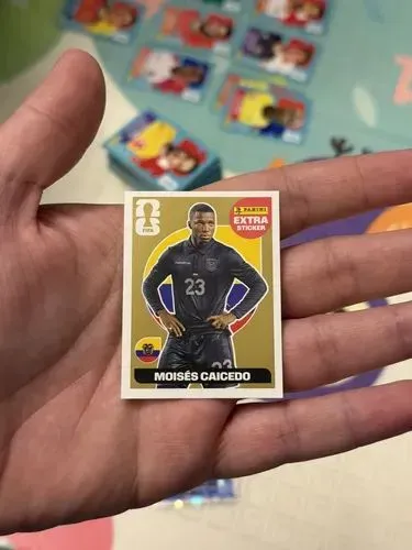 Moisés Caicedo - Extra Sticker Ouro Legend