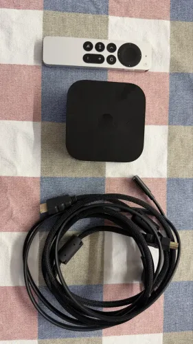 Aparelho Apple TV novinho