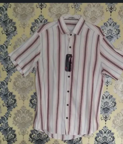 Camisa branca listrada manga curta G