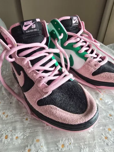 Nike SB Dunk Inverted Celtics