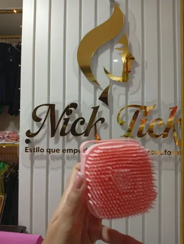 Esponja de silicone g pra banho. Com depósito pra sabonete líquido 