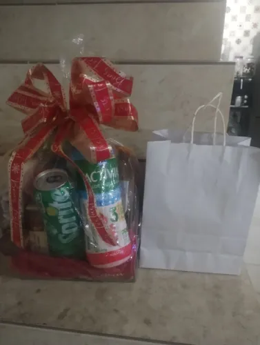 Cestas, buquês, embrulho para presentes
