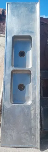 Bancão inox com duas canbucas