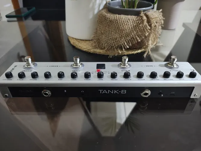 Tank B (vai com presets) pedaleira 