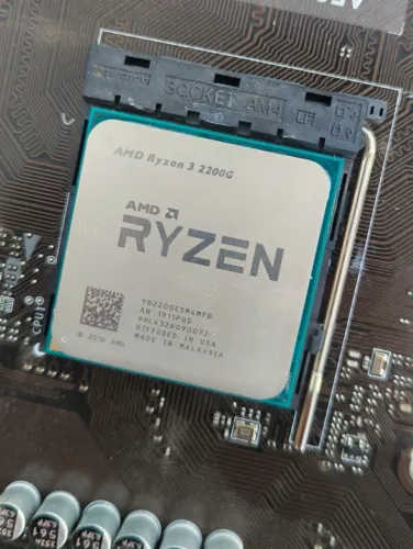 Processador AMD Ryzen 3 3200G + MSI A520M-A PRO
