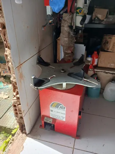 Montadora e Desmontadora de Pneus