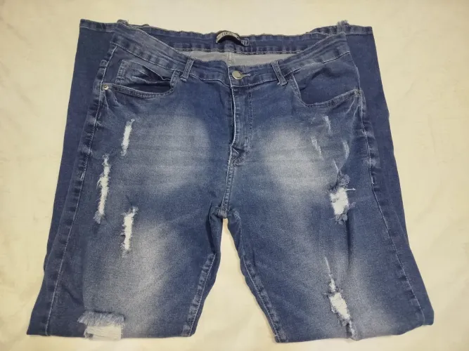 Calça Jeans com Lycra