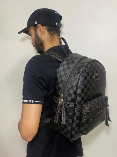 Mochilas novas Louis Vuitton