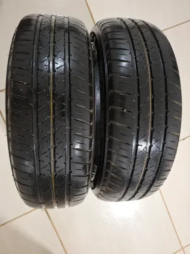 Pneus 175/65/14 Goodyear 